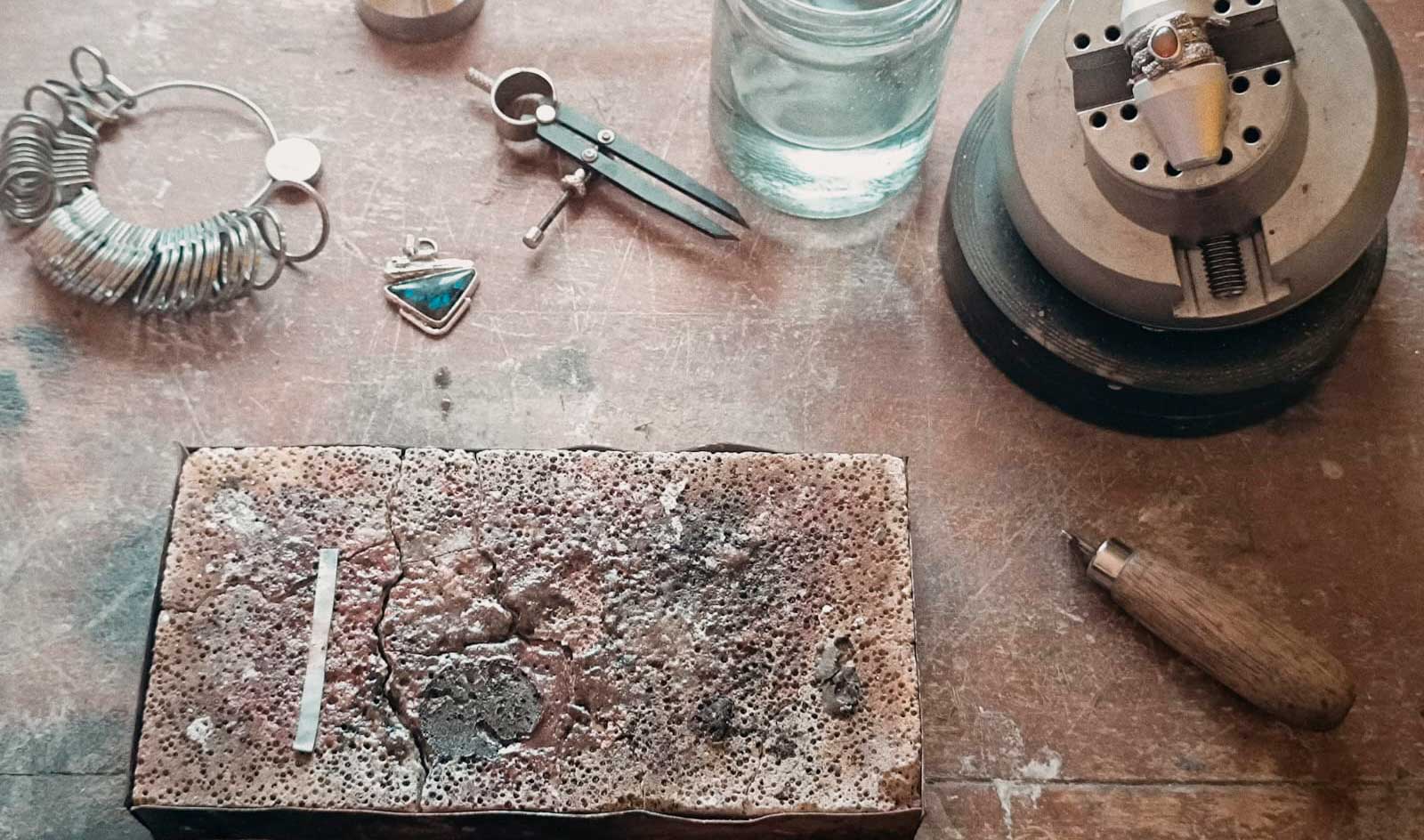 andarte-creando-anillo-artesano-procesotaller
